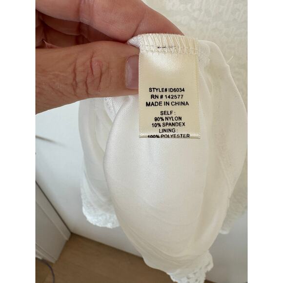 IRIS Lace Overlay Long Sleeve Mini Dress – Size M (Juniors Fit) - Picture 7 of 7